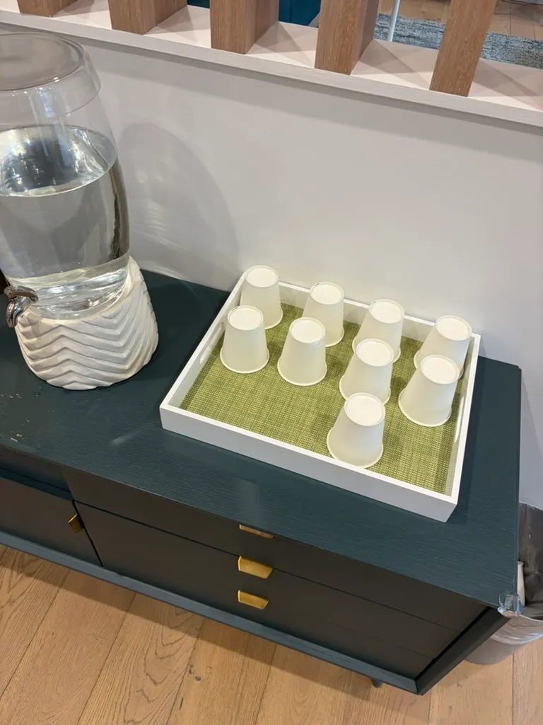 Paper cups arranged in a staggered pattern on a tray